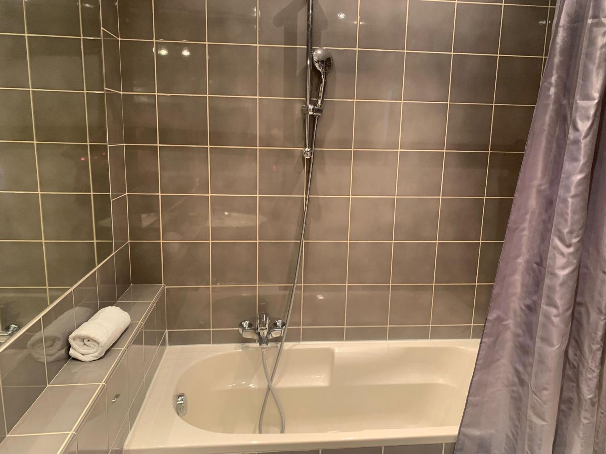5 Minutes Cannes Et Plages, Terrasse, Piscine Vallauris